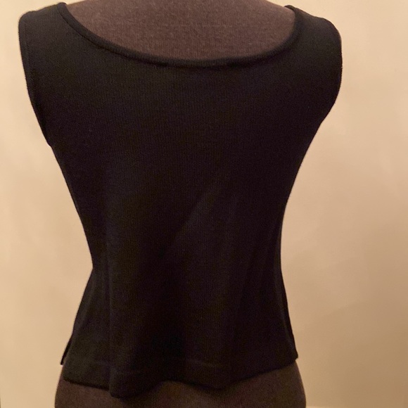 St. John Shell /Top - Picture 5 of 8